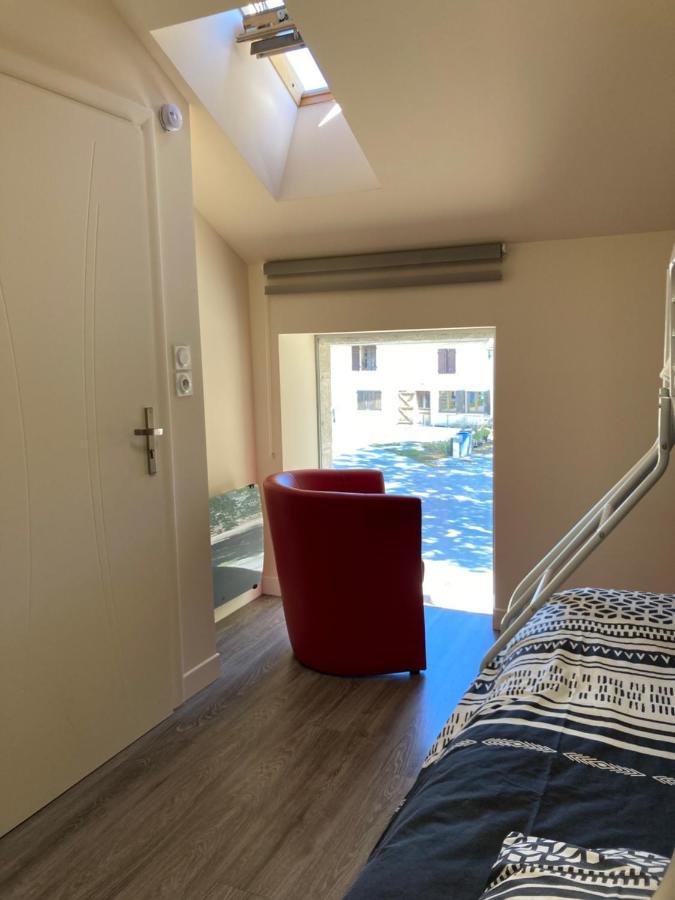 Montigny-sur-l'Ain La Chambre Du Tonneau المظهر الخارجي الصورة